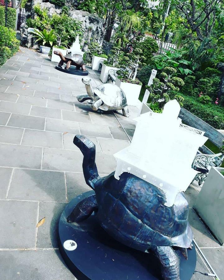 Stash Hostel Bangkok Exterior photo